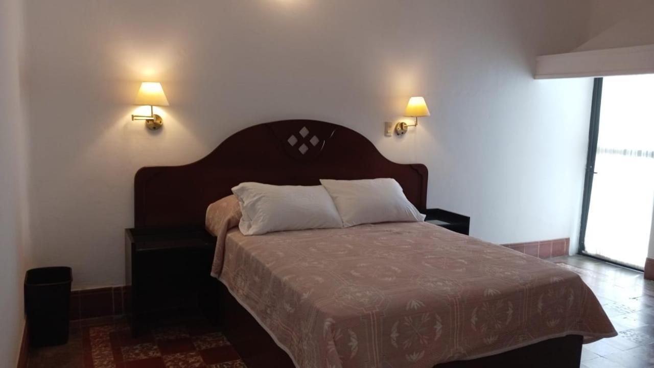 Hotel Marmoy Cholula Esterno foto